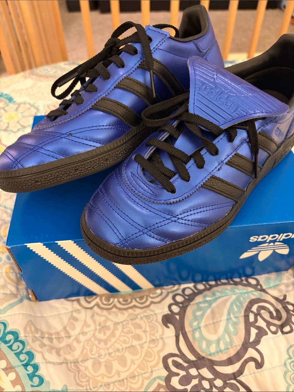 Adidas Women’s Metallic Handball Spezial sz 7